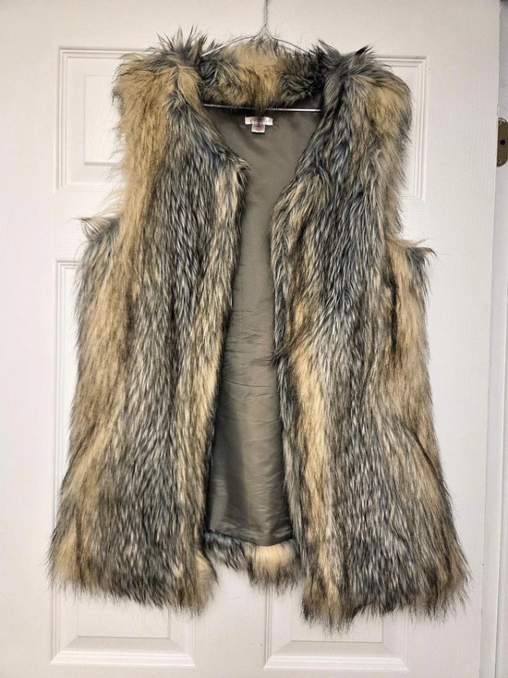 xhilaration Faux Fur Vest in Brown & Gray Size Medium Like New